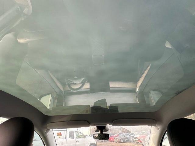 Used 2024 Tesla Model Y Performance image 13