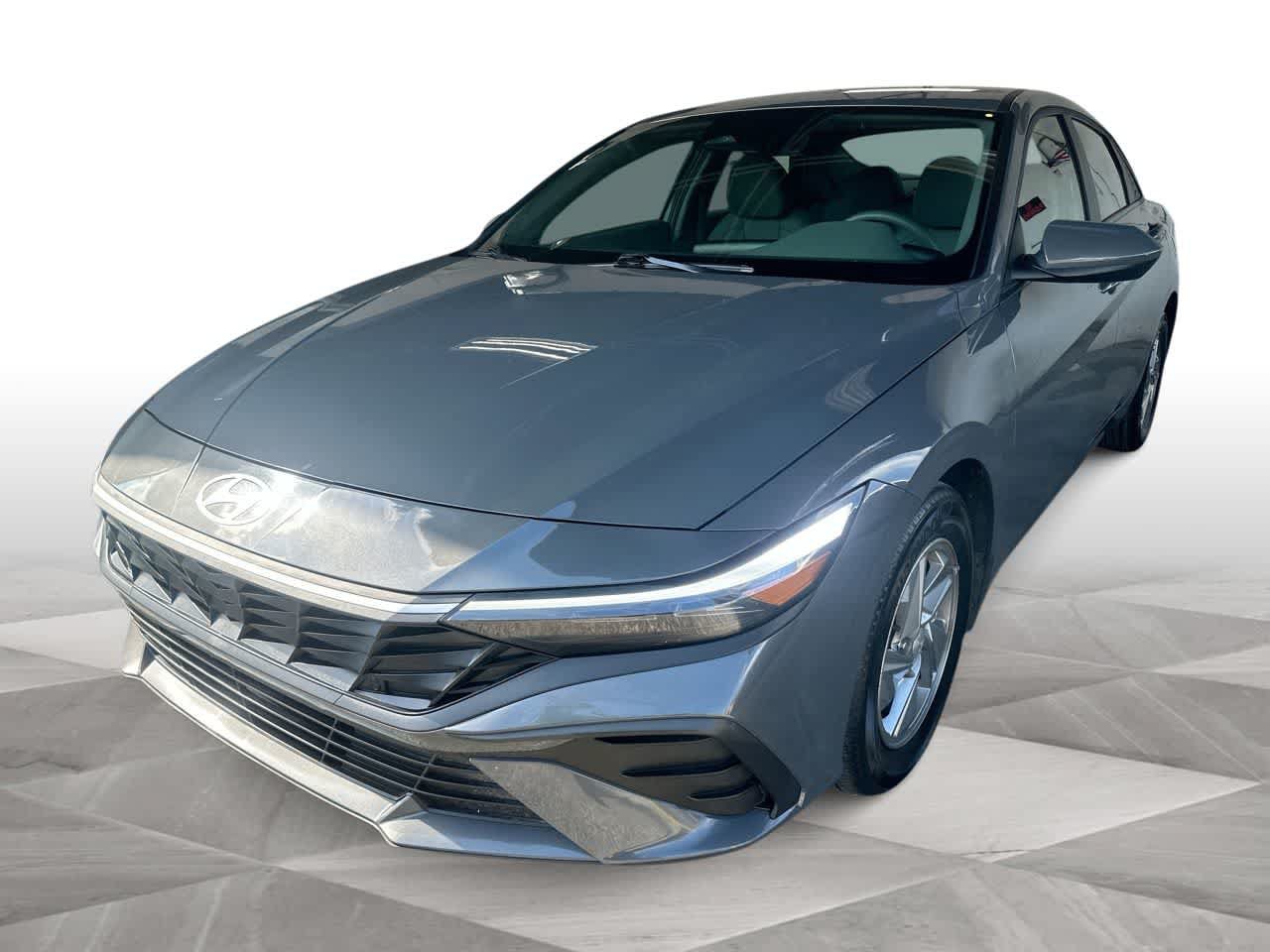 Used 2025 Hyundai Elantra SE