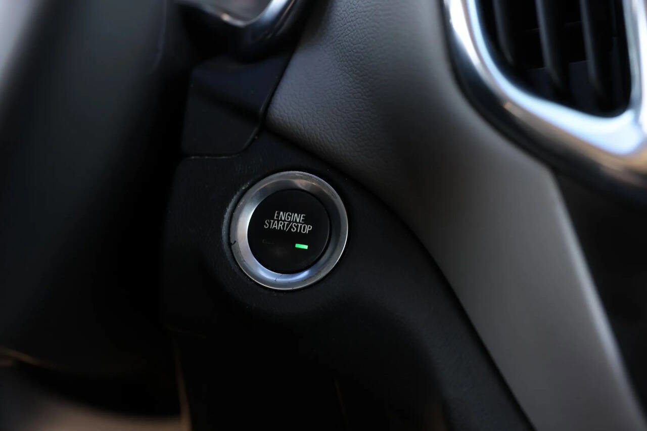 Used 2021 Chevrolet Equinox LS image 21