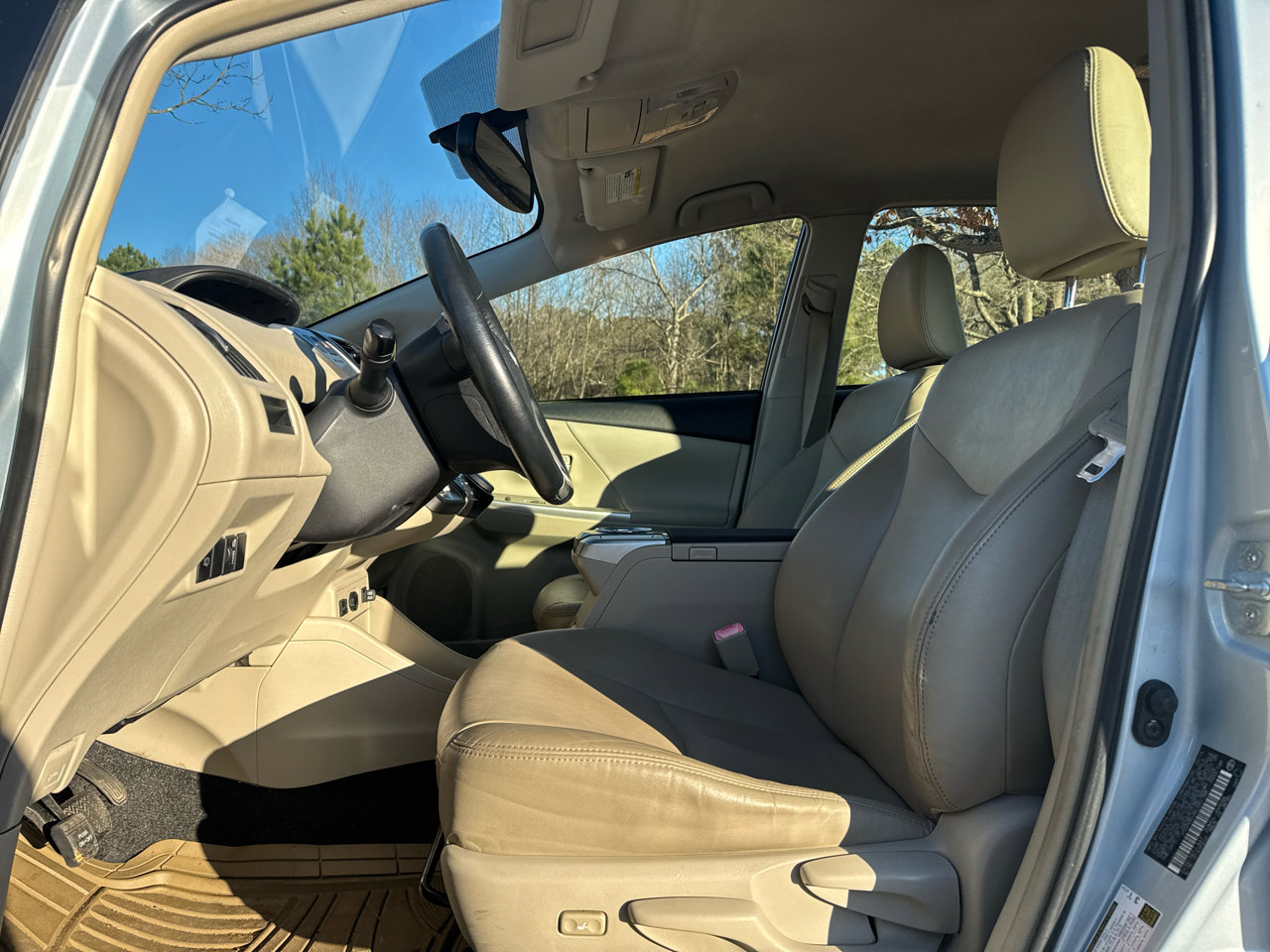 Used 2014 Toyota Prius V Four image 11