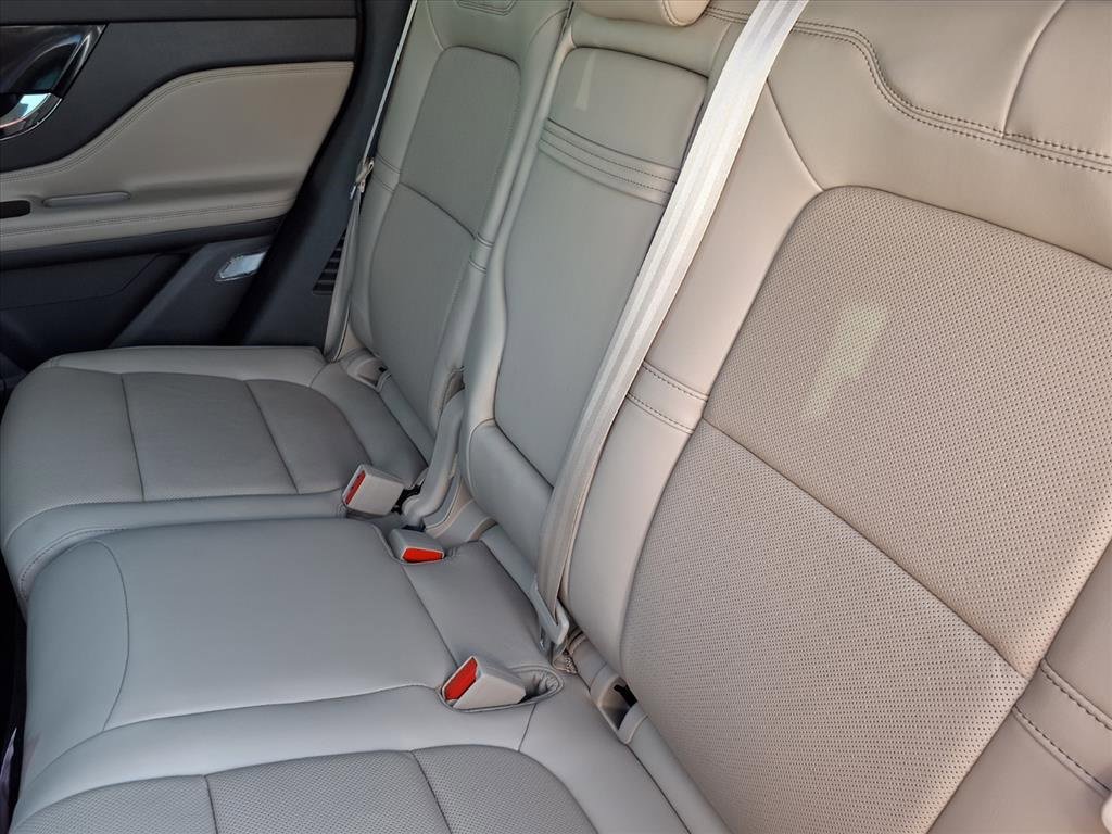 Used 2022 Lincoln Corsair AWD w/ Premium Package image 6