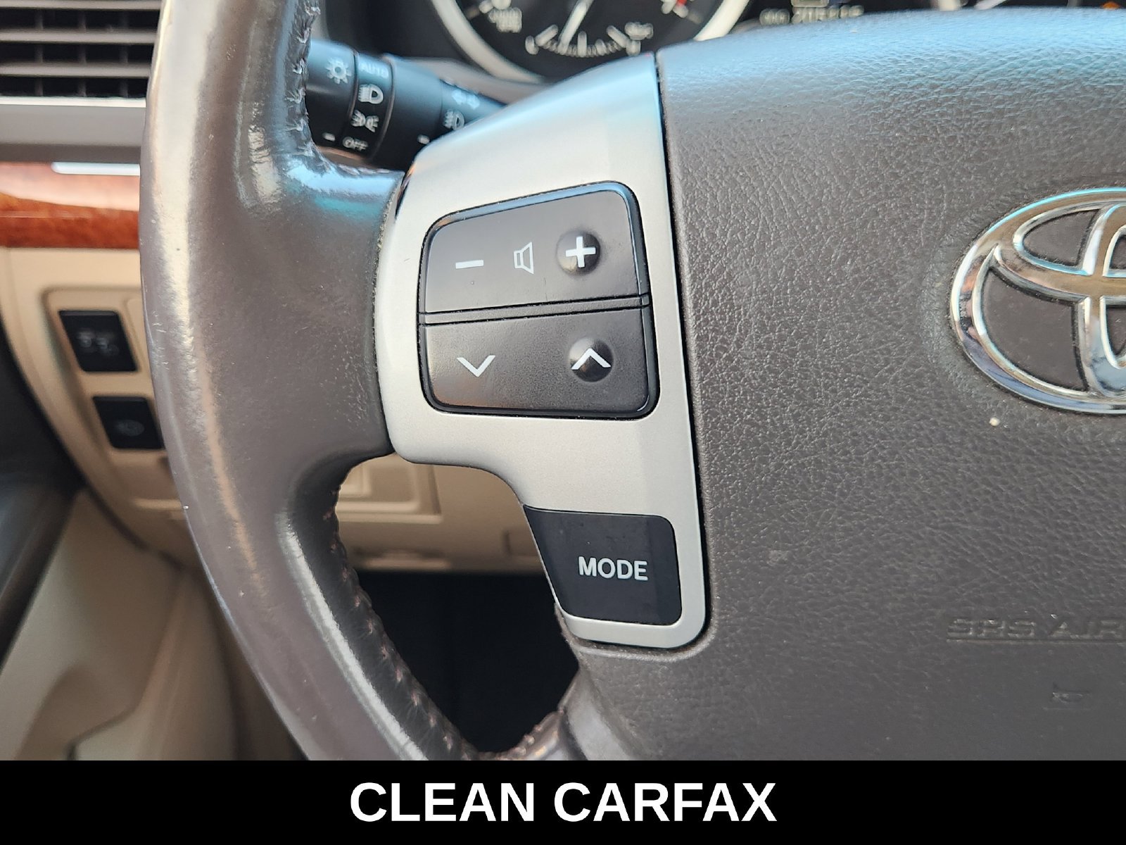 Used 2013 Toyota Land Cruiser AWD/4WD image 31