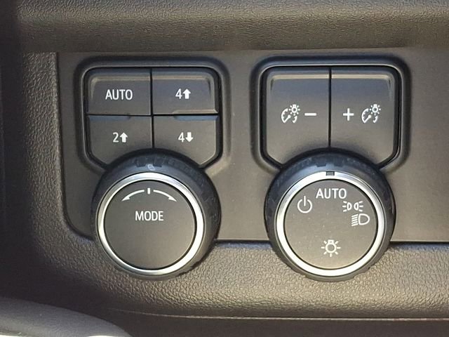 Used 2024 Chevrolet Tahoe Z71 w/ Luxury Package AWD/4WD image 28