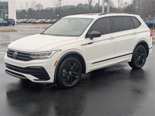 Used 2022 Volkswagen Tiguan SE R-Line image 8