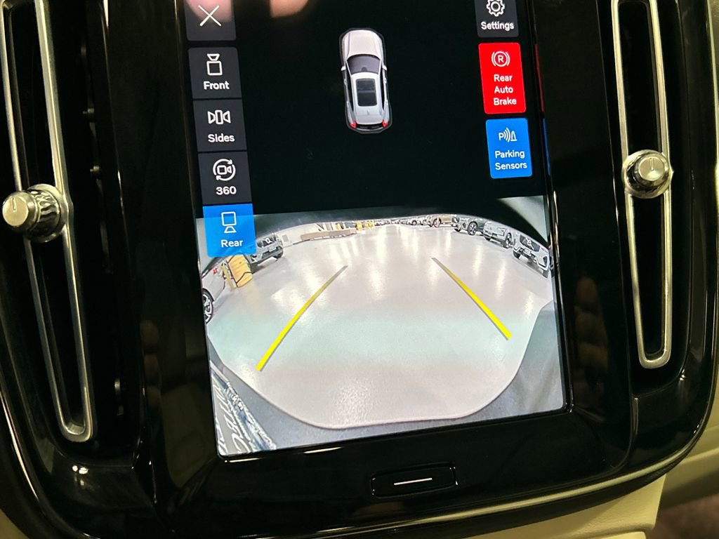 Used 2023 Volvo XC40 B5 Plus w/ Driver Assist Package AWD/4WD image 17