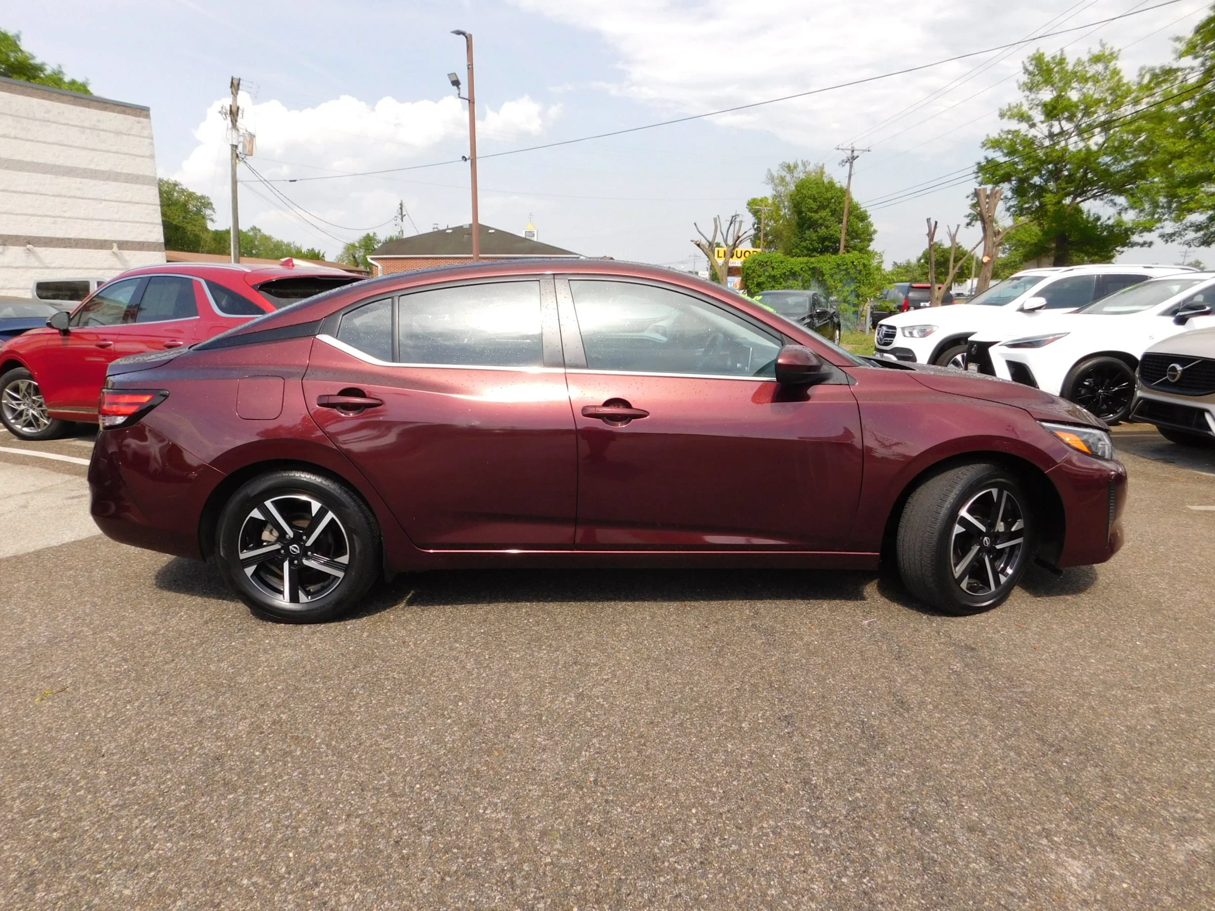 Used 2025 Nissan Sentra SV FWD image 4