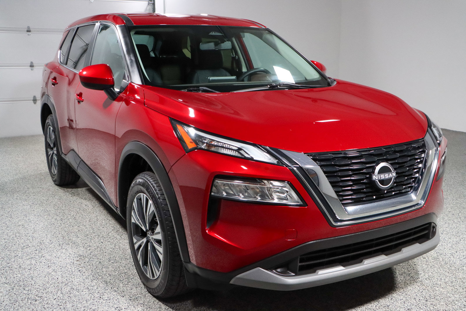 Used 2023 Nissan Rogue SV image 5