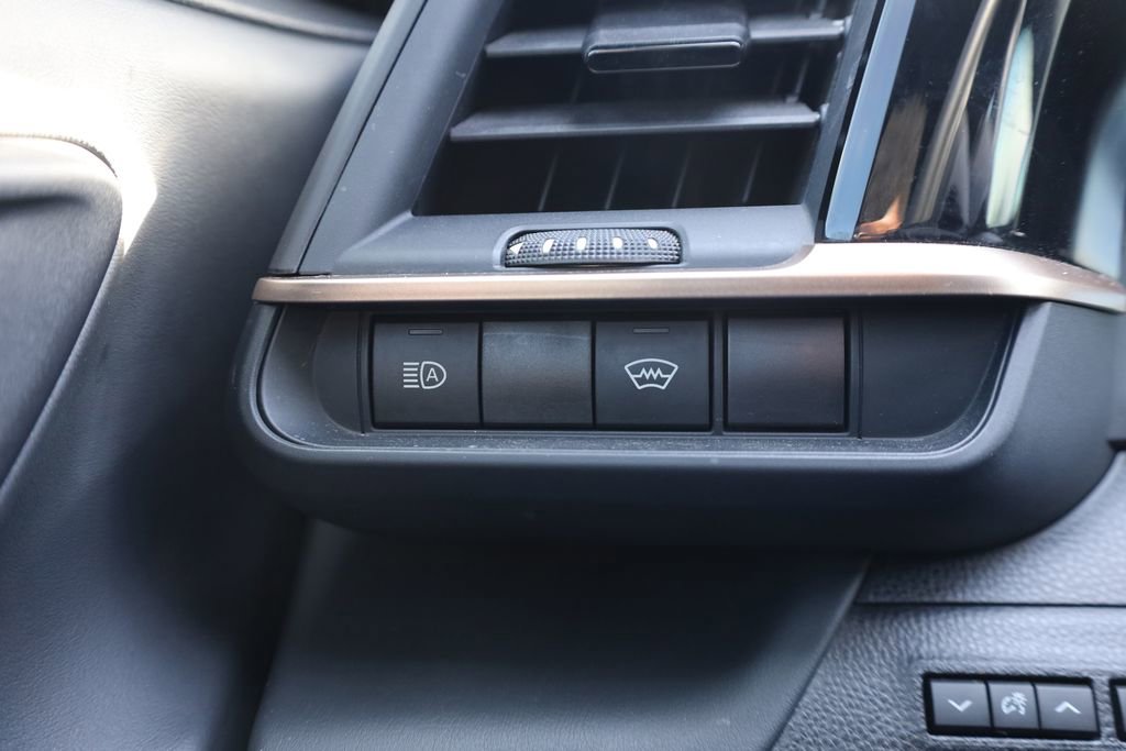 Used 2023 Toyota Crown XLE image 16