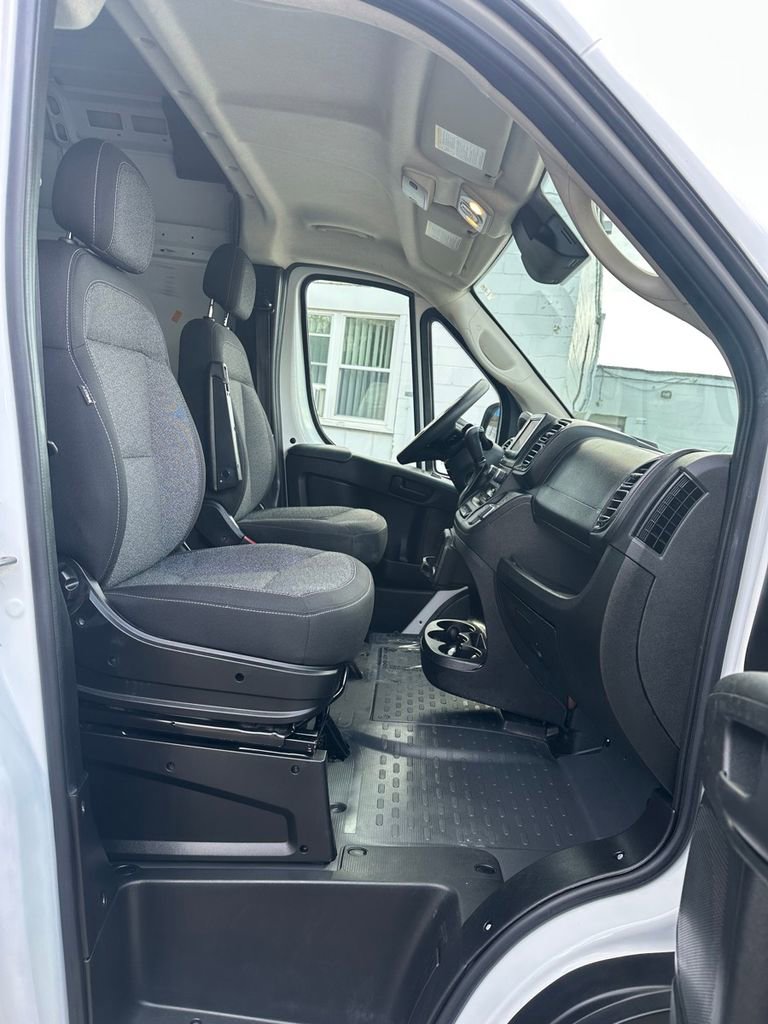 Used 2024 RAM ProMaster 2500 w/ Convenience Group FWD image 26