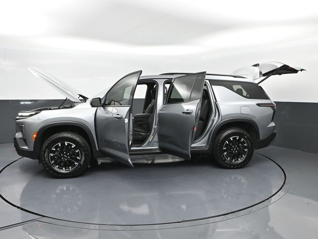 Used 2025 Chevrolet Traverse Z71 w/ Driver Confidence Package image 48