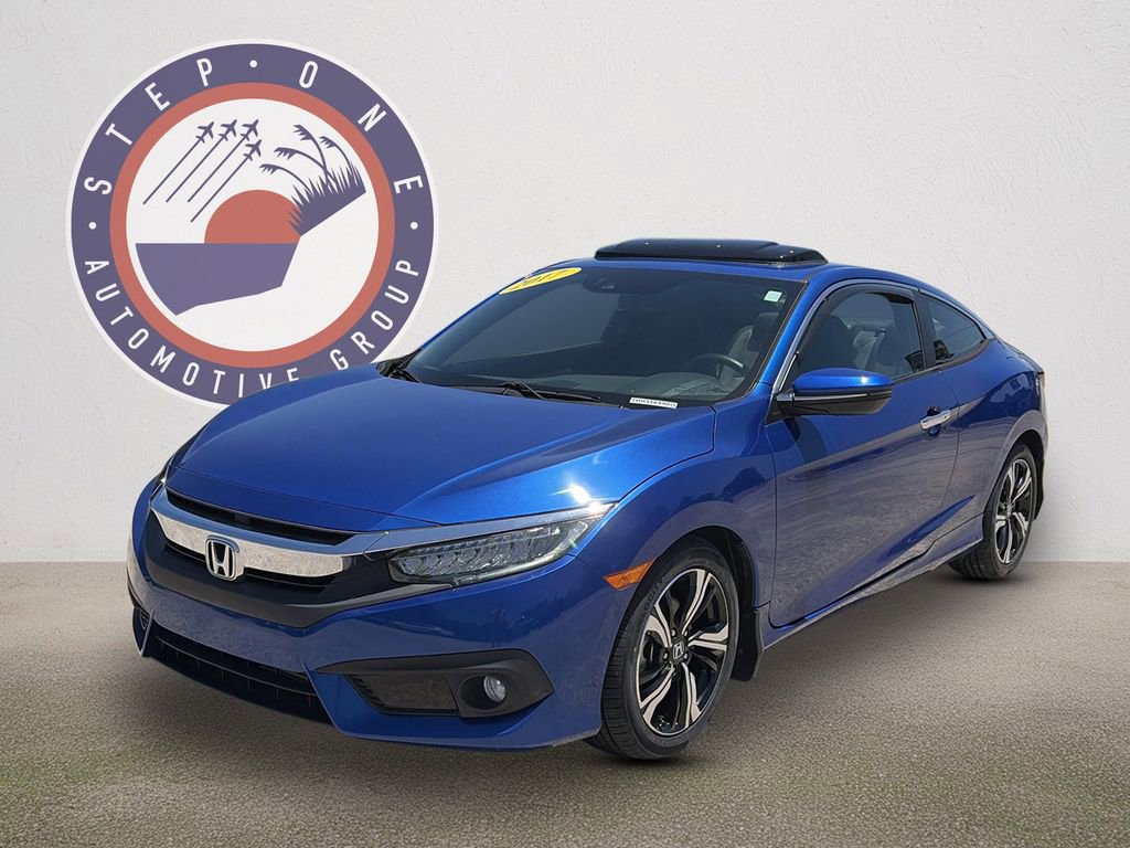 Used 2017 Honda Civic Touring image 2