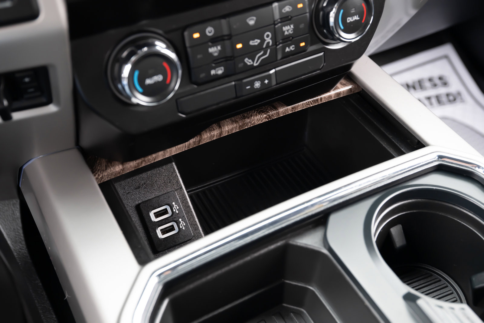 Used 2019 Ford F350 Lariat image 40