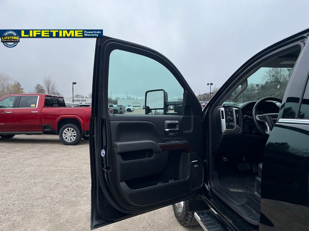 Used 2019 GMC Sierra 2500 SLT w/ Duramax Plus Package image 17