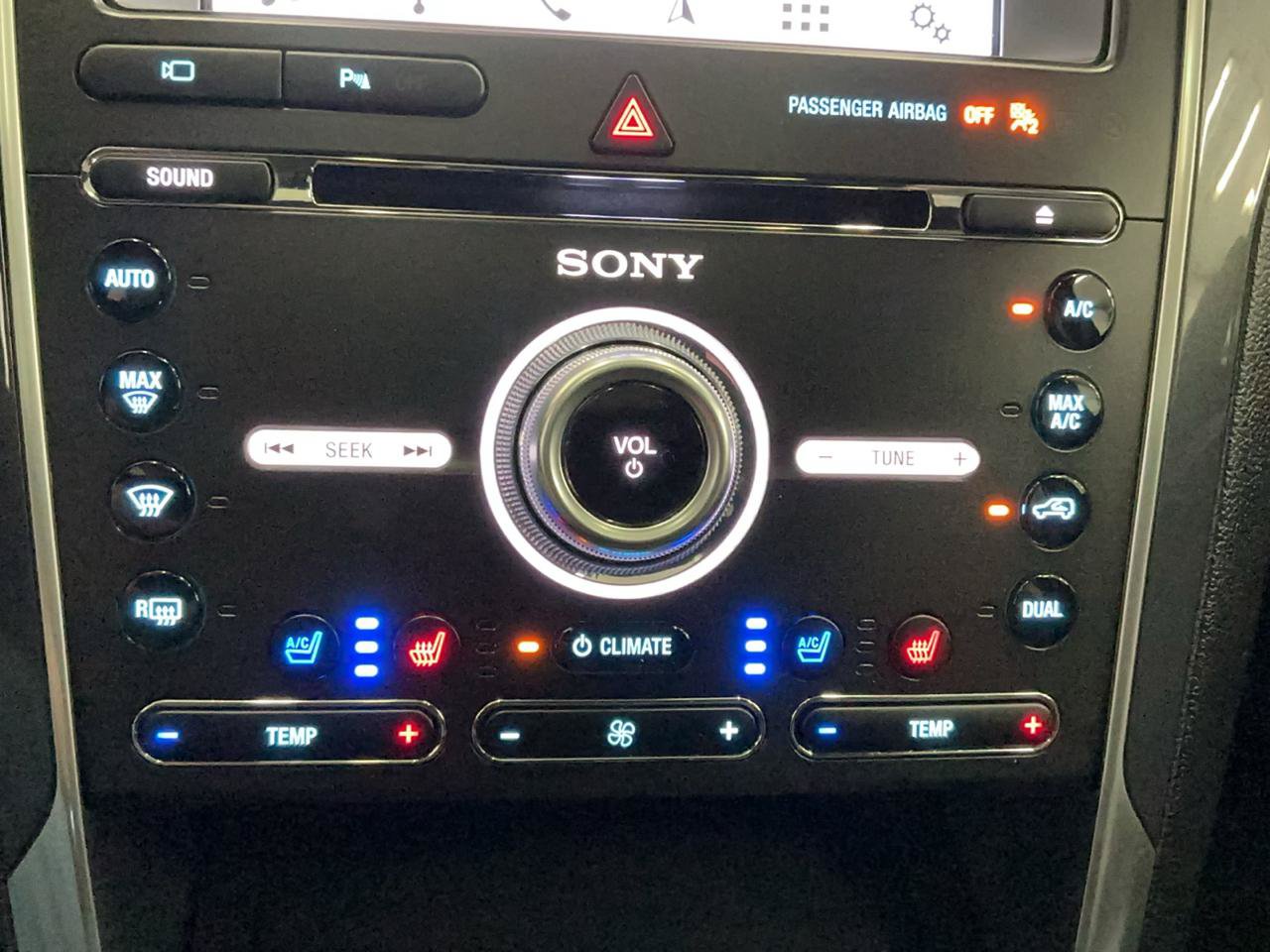 Used 2018 Ford Explorer Sport w/ Equipment Group 401A AWD/4WD image 23