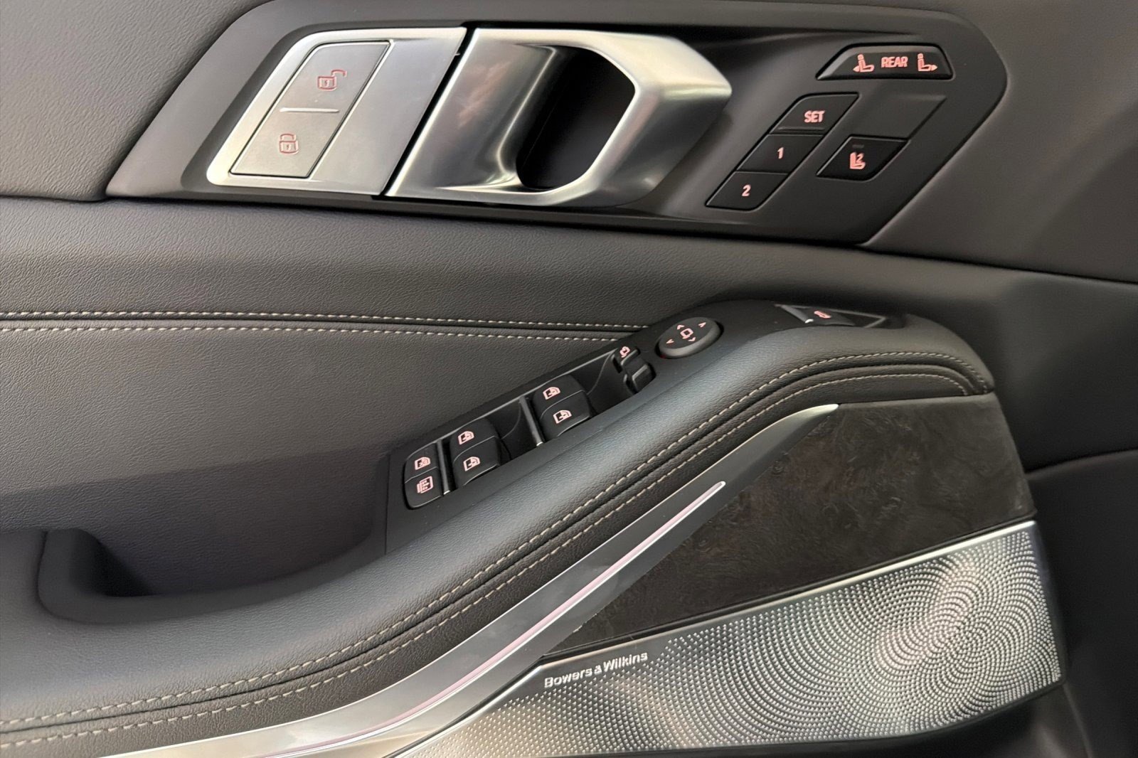 New 2026 BMW X7 xDrive40i w/ M Sport Package image 14