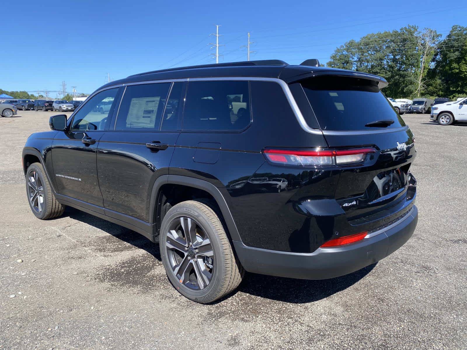 New 2027 Jeep Grand Cherokee L Limited AWD/4WD image 3