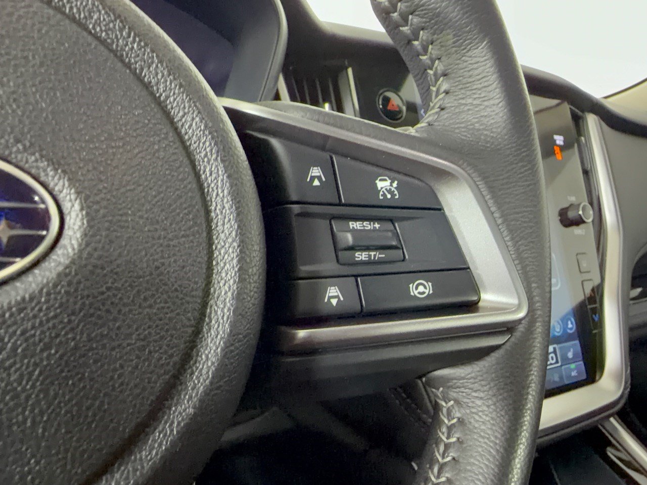 Used 2024 Subaru Outback Limited AWD/4WD image 19