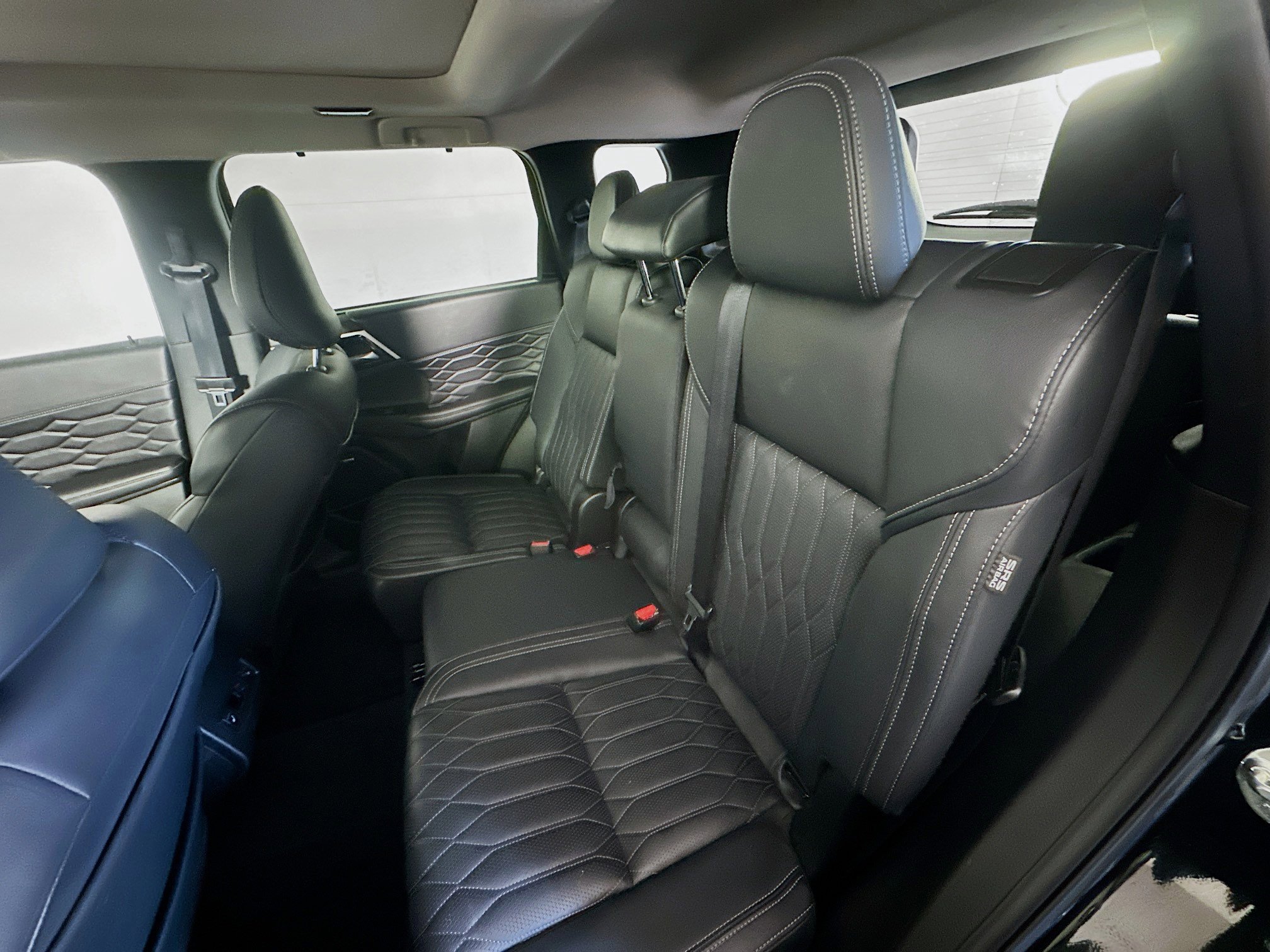 Used 2025 Mitsubishi Outlander SEL image 28