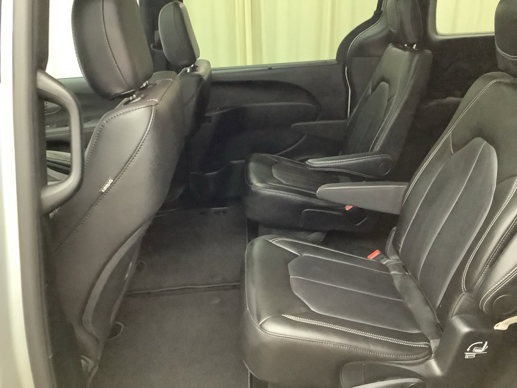 New 2026 Chrysler Pacifica Select w/ S Appearance Package FWD image 25