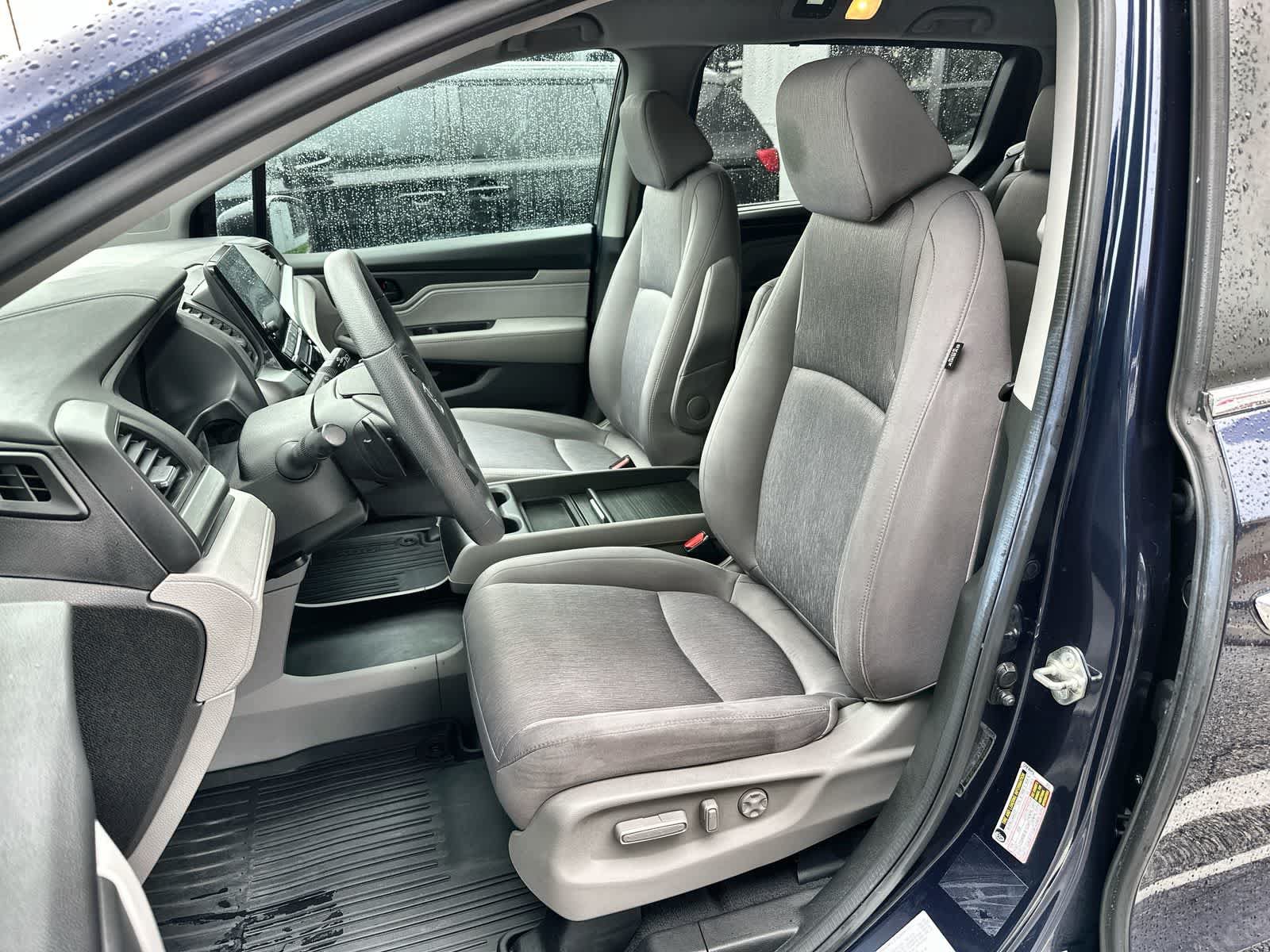 Used 2018 Honda Odyssey EX image 3