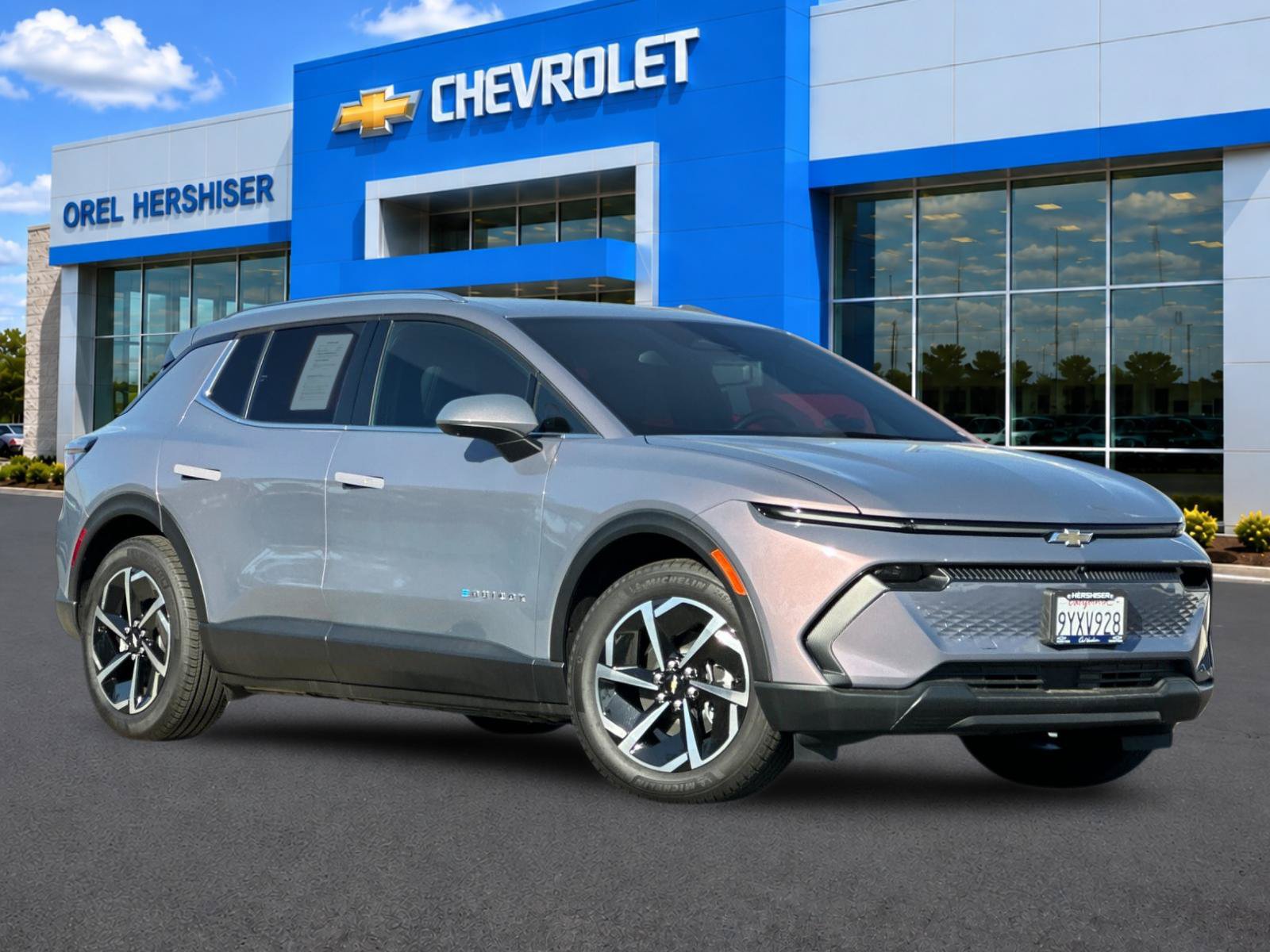 New 2026 Chevrolet Equinox EV LT FWD image 2