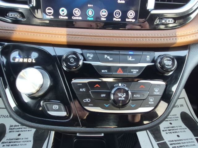 Used 2020 Chrysler Pacifica Limited w/ Advanced Safetytec Group image 38