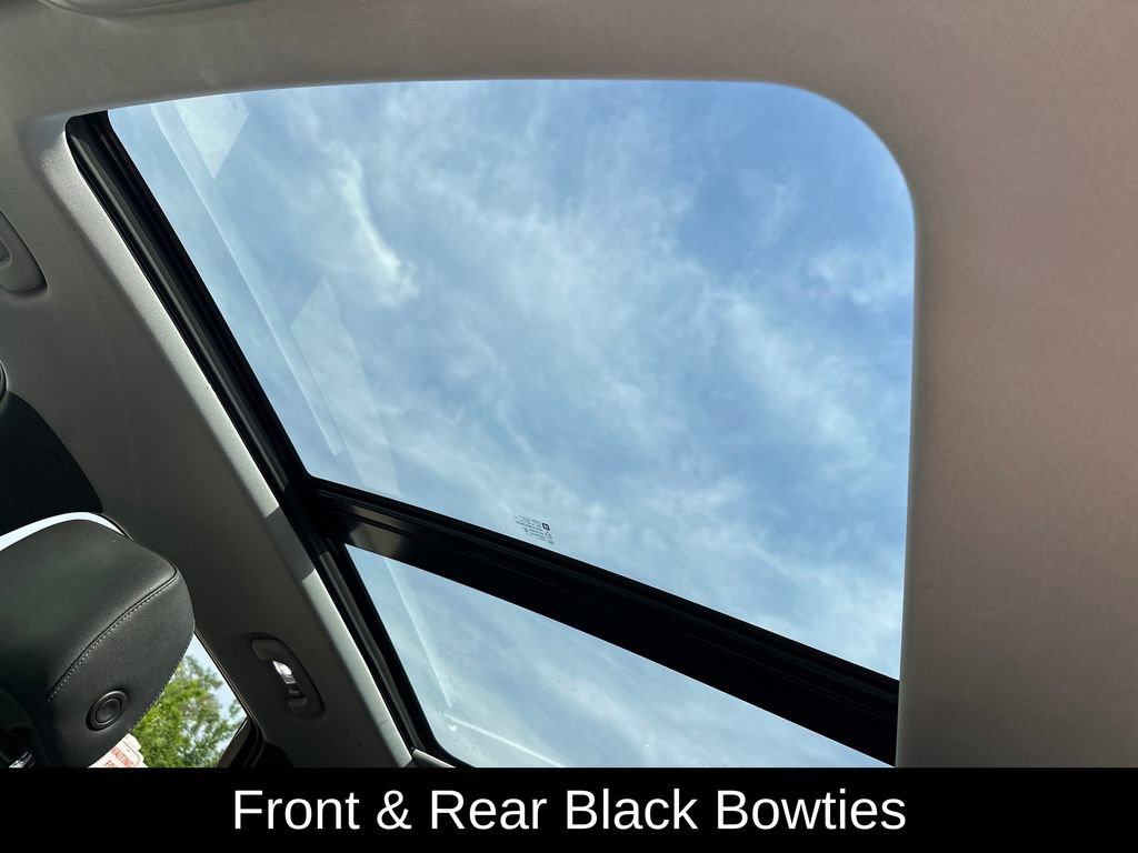 Used 2022 Chevrolet Blazer LT w/ LPO, Black Grille Bar Package FWD image 22