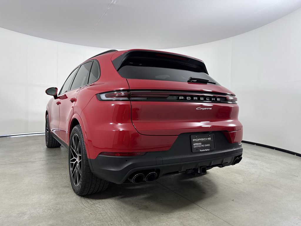 Certified 2025 Porsche Cayenne AWD/4WD image 20