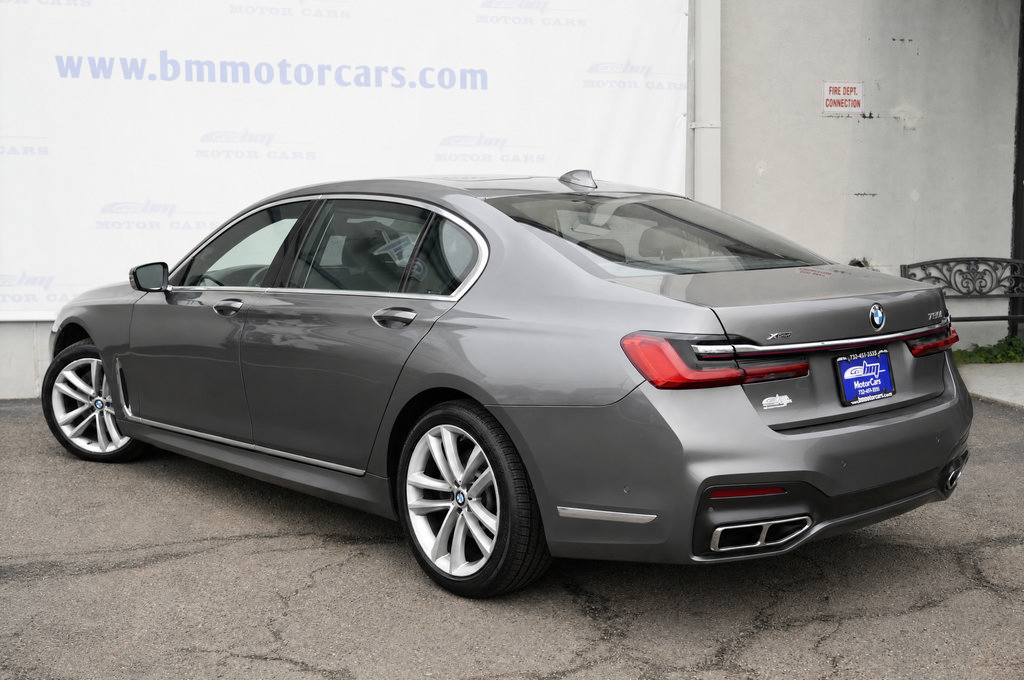 Used 2016 BMW 750i xDrive AWD/4WD image 4