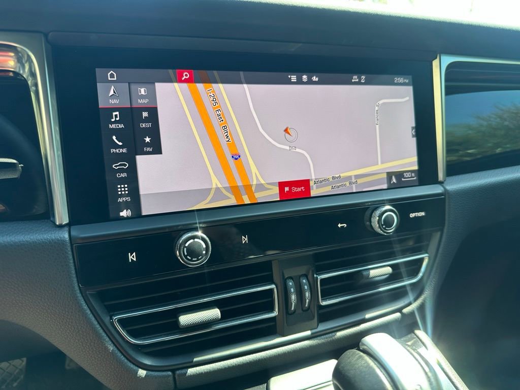 Used 2023 Porsche Macan image 24