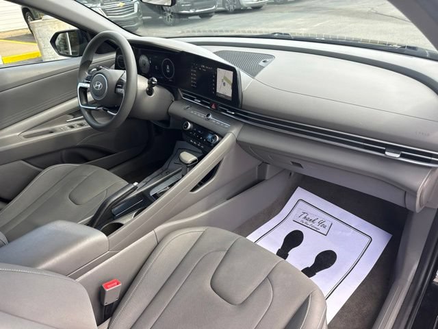 Used 2024 Hyundai Elantra SEL FWD image 25