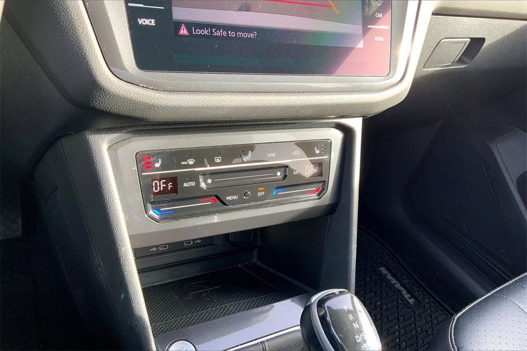 Used 2022 Volkswagen Tiguan SE image 30