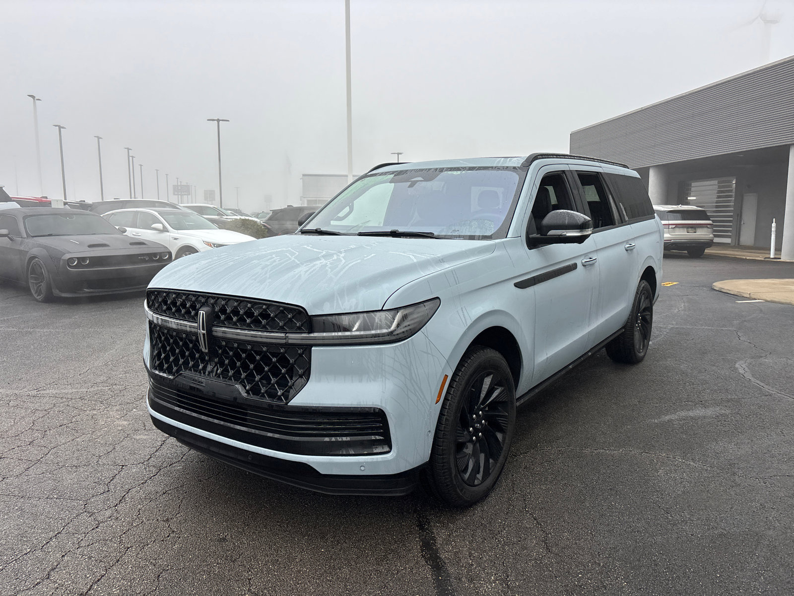 New 2025 Lincoln Navigator L Reserve w/ Jet Appearance Package image 3