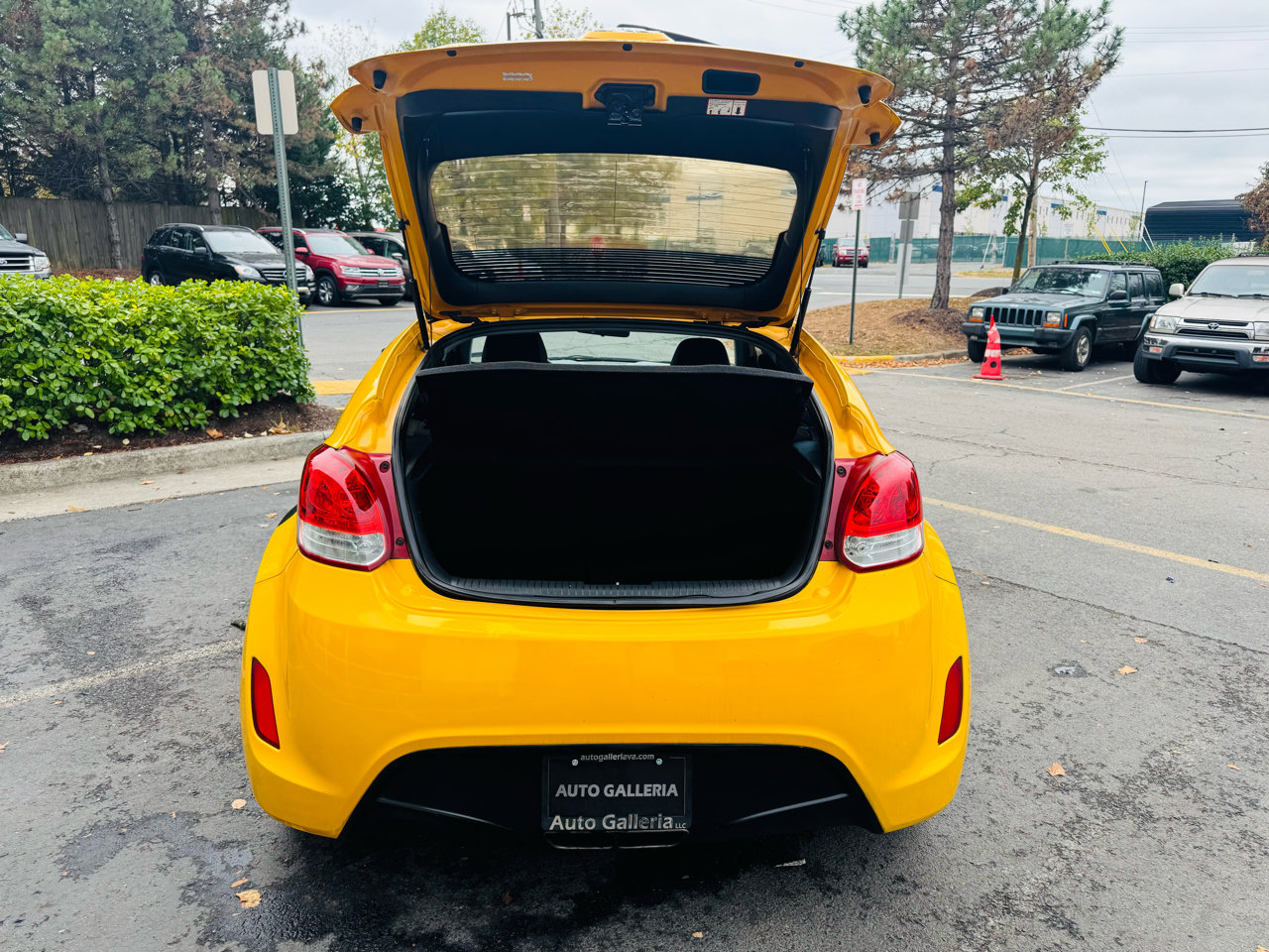 Used 2013 Hyundai Veloster image 17