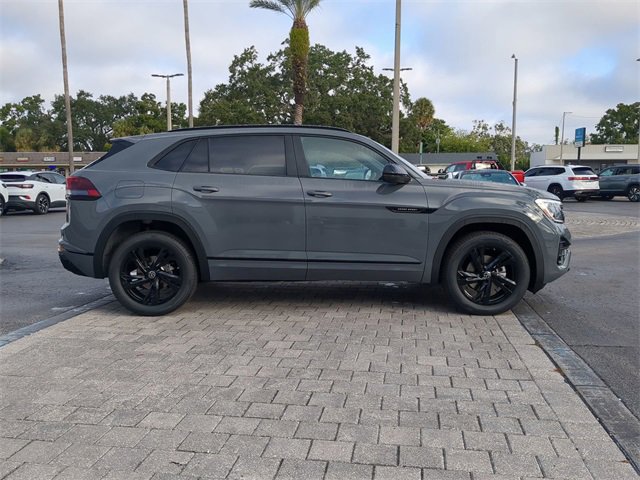 New 2026 Volkswagen Atlas Cross Sport SEL R-Line image 3