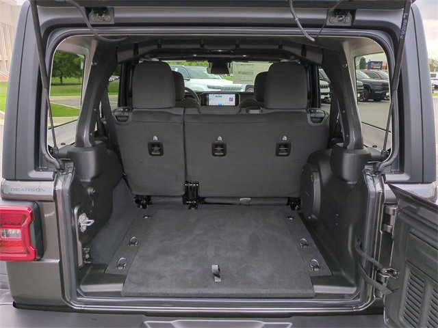 Used 2024 Jeep Wrangler Unlimited Rubicon w/ Technology Group image 13