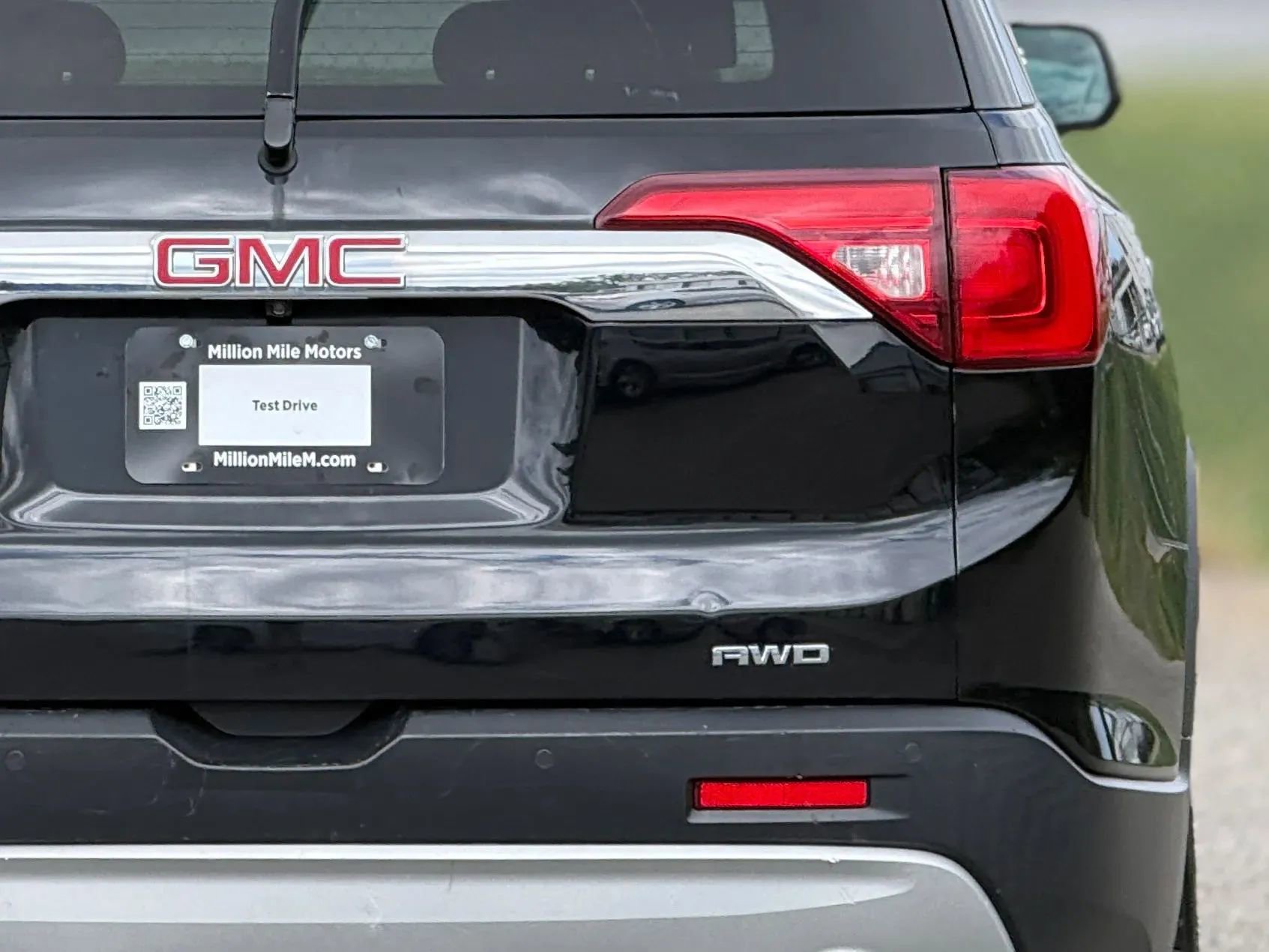 Used 2017 GMC Acadia SLT w/ LPO, Floor Liner Package image 14