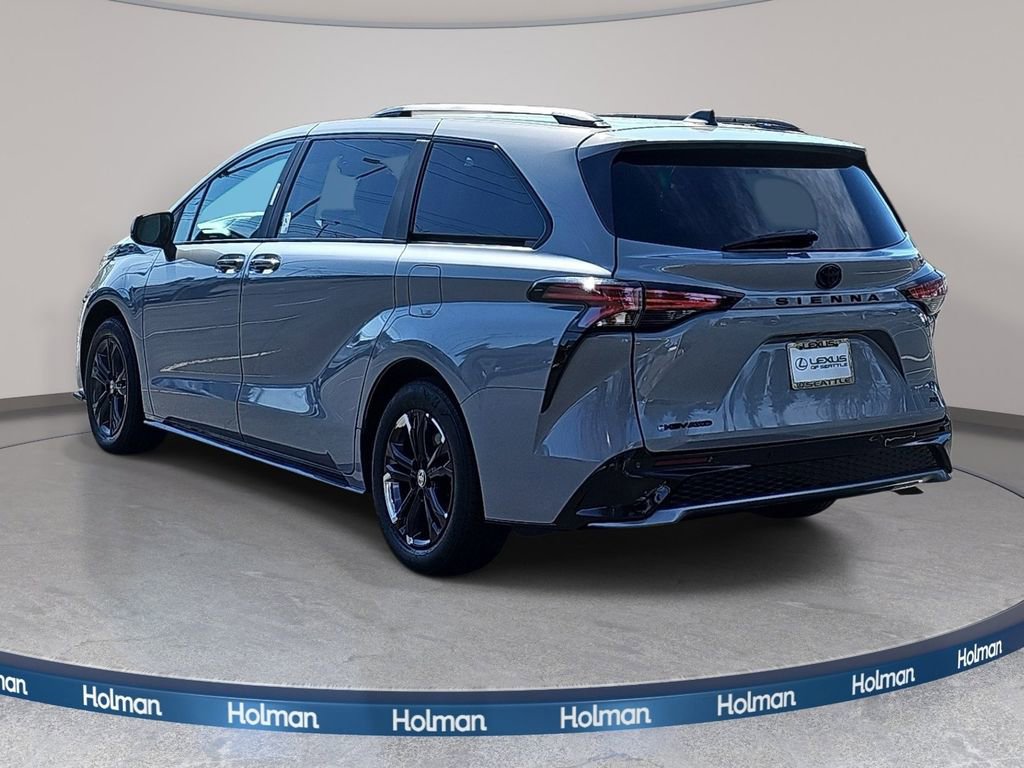 Used 2025 Toyota Sienna XSE AWD/4WD image 8