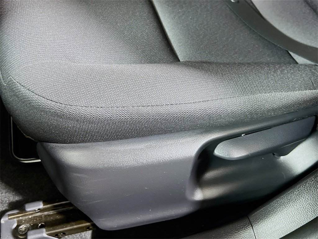 Used 2025 Toyota Corolla LE image 18