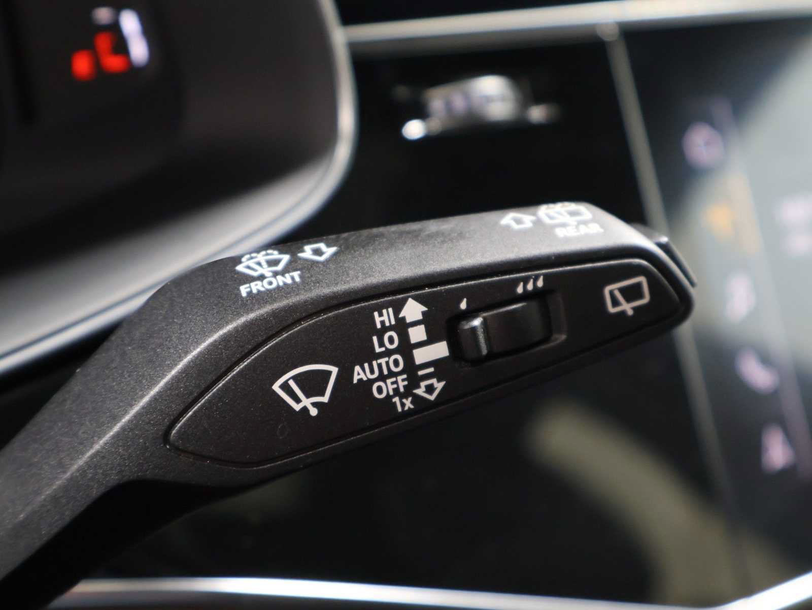 Used 2020 Audi Q8 Prestige w/ Prestige Package AWD/4WD image 28