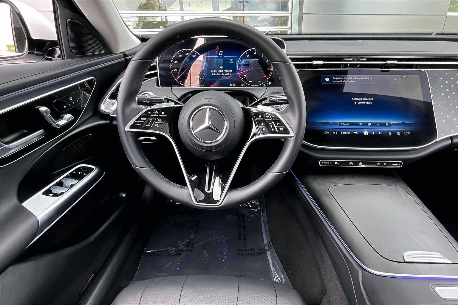Used 2025 Mercedes-Benz E 350 4MATIC Sedan image 6
