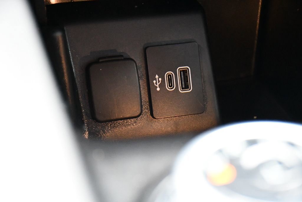 Used 2025 Ford Explorer ST-Line image 28