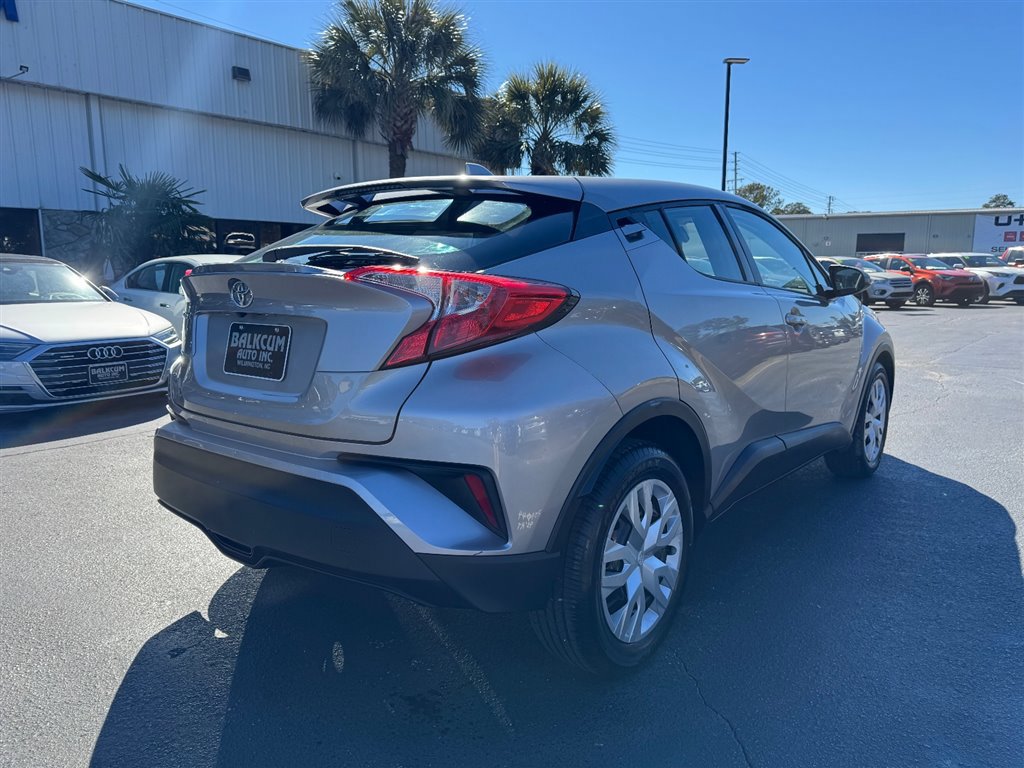 Used 2020 Toyota C-HR LE image 8