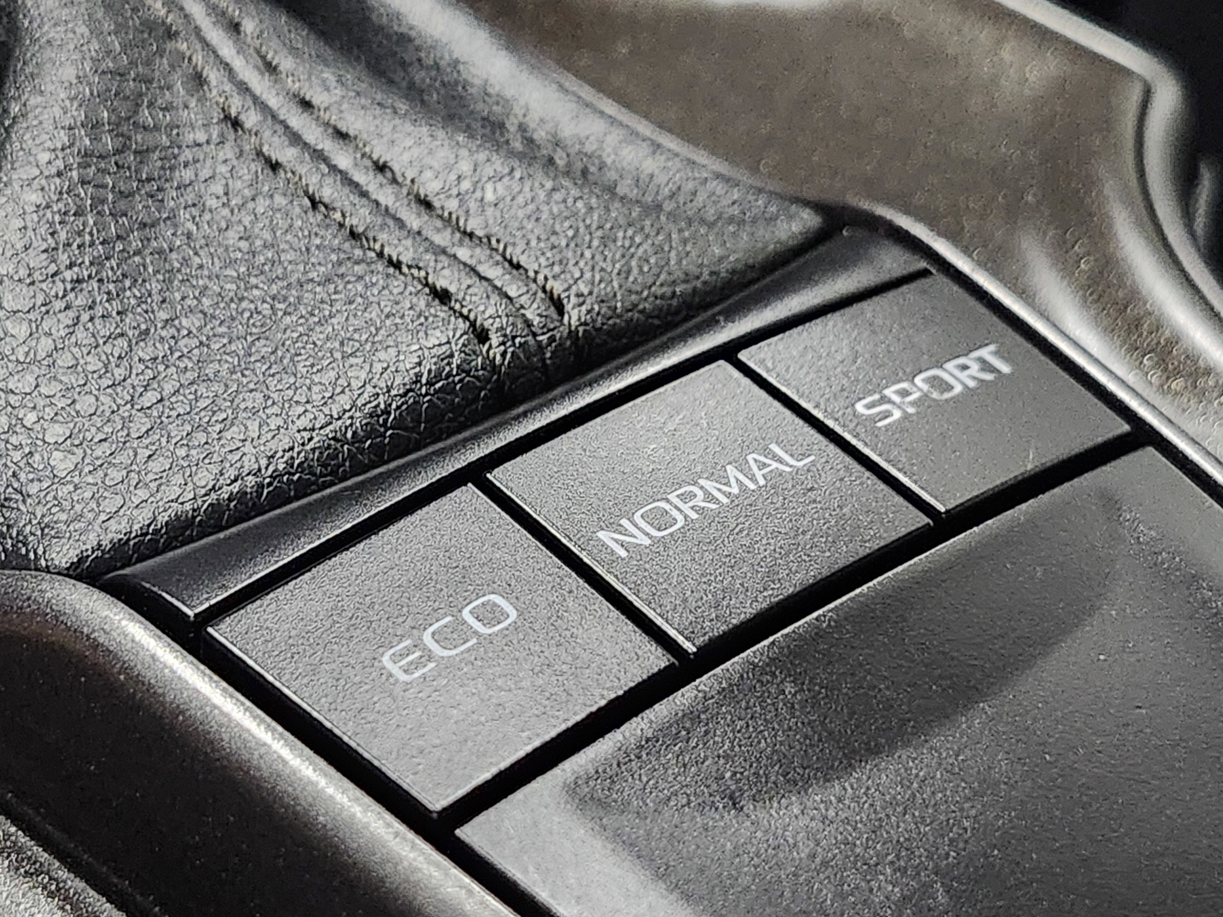 Used 2024 Toyota Camry SE w/ Convenience Package FWD image 27