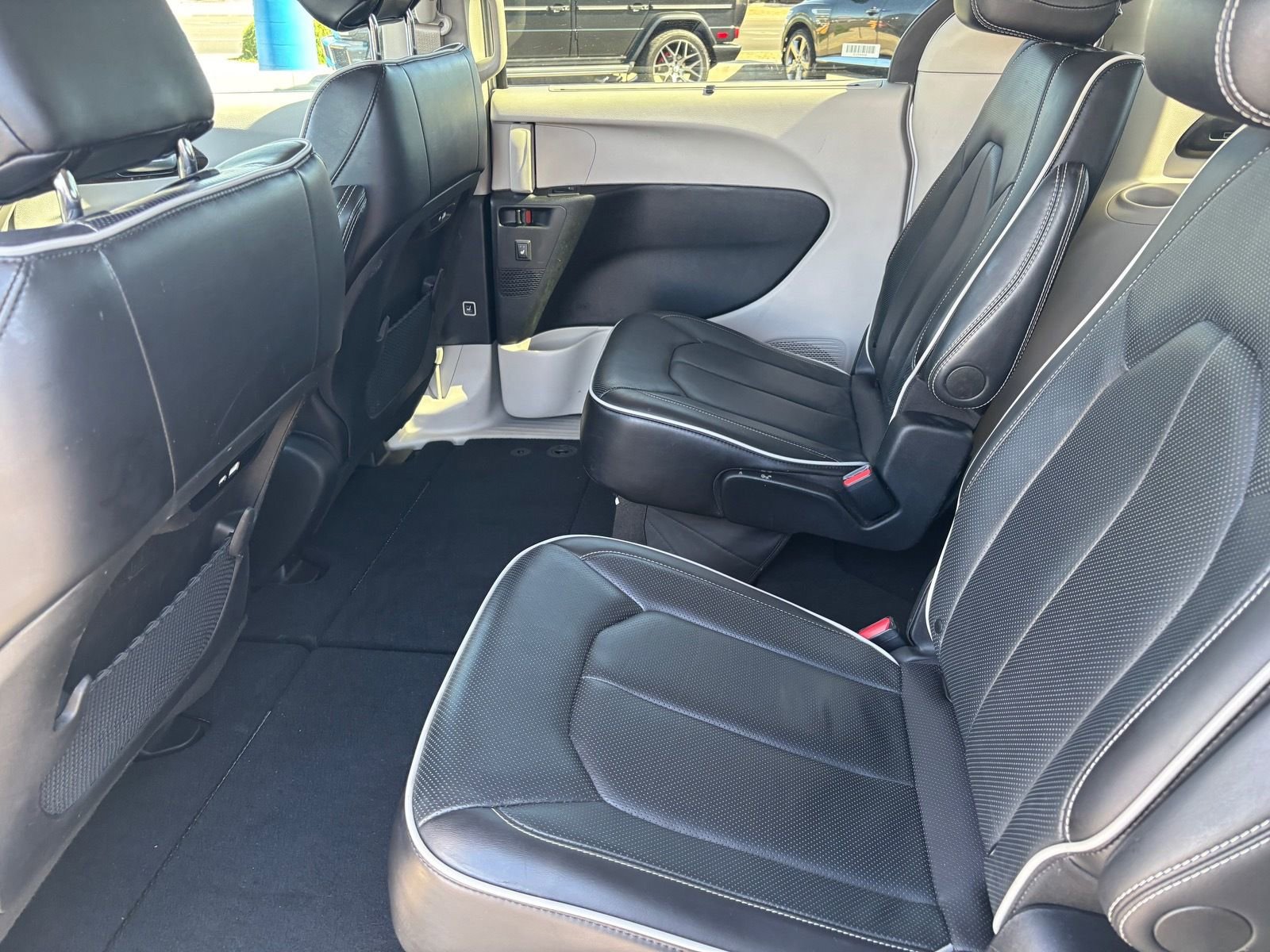 Used 2024 Chrysler Pacifica Limited image 18