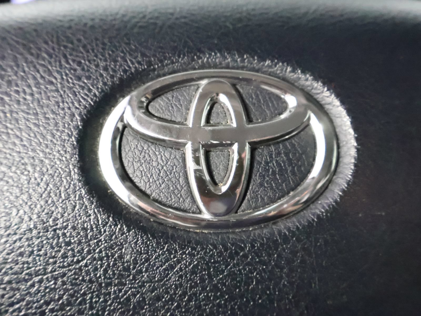 Used 2019 Toyota 4Runner Limited AWD/4WD image 32