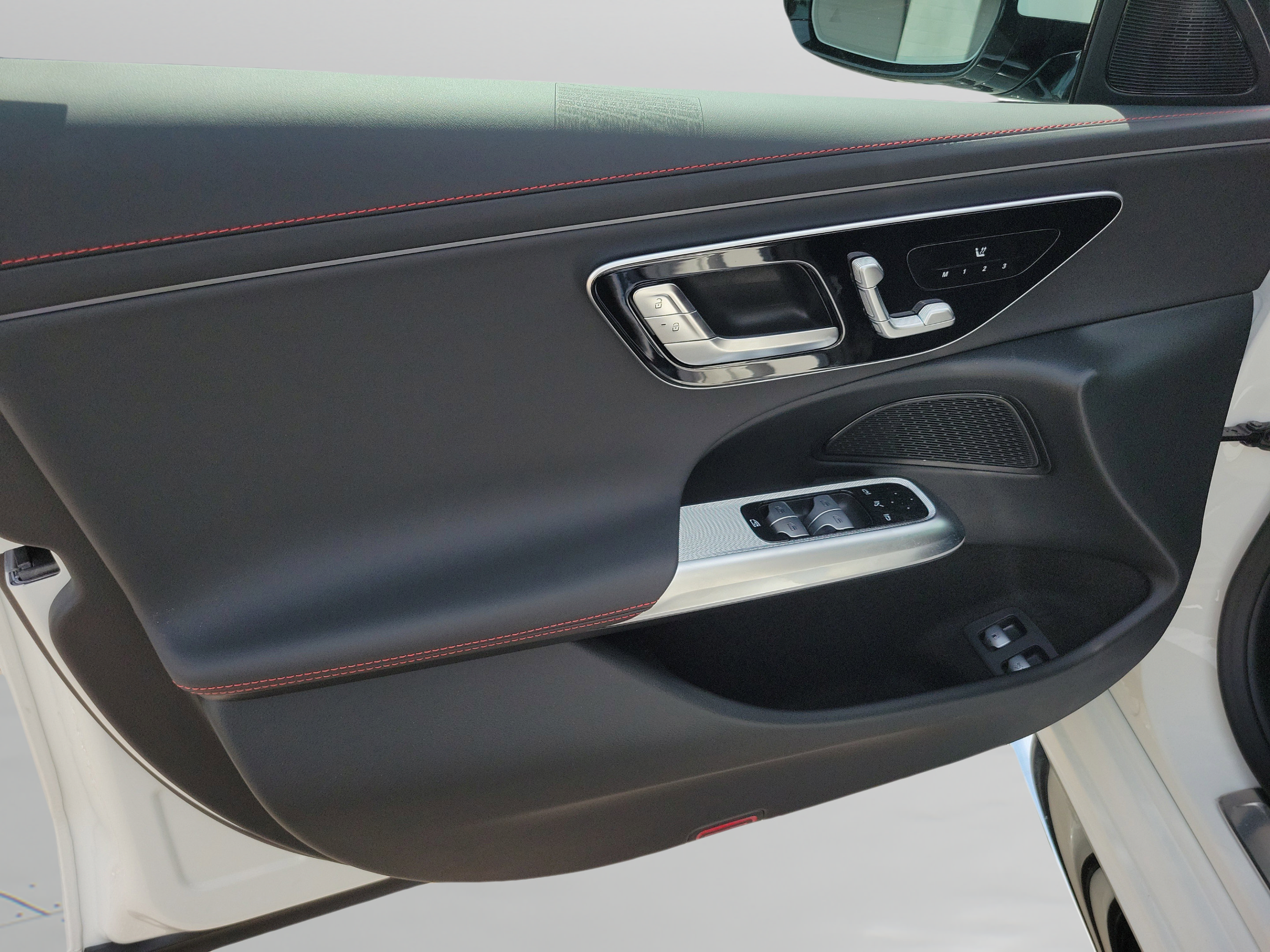 New 2026 Mercedes-Benz E 53 AMG e 4MATIC Sedan image 16