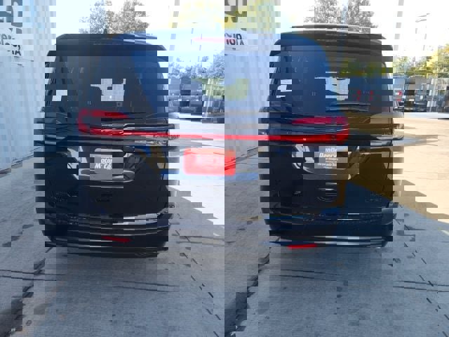 New 2026 Chrysler Pacifica Limited w/ S Appearance Package image 23