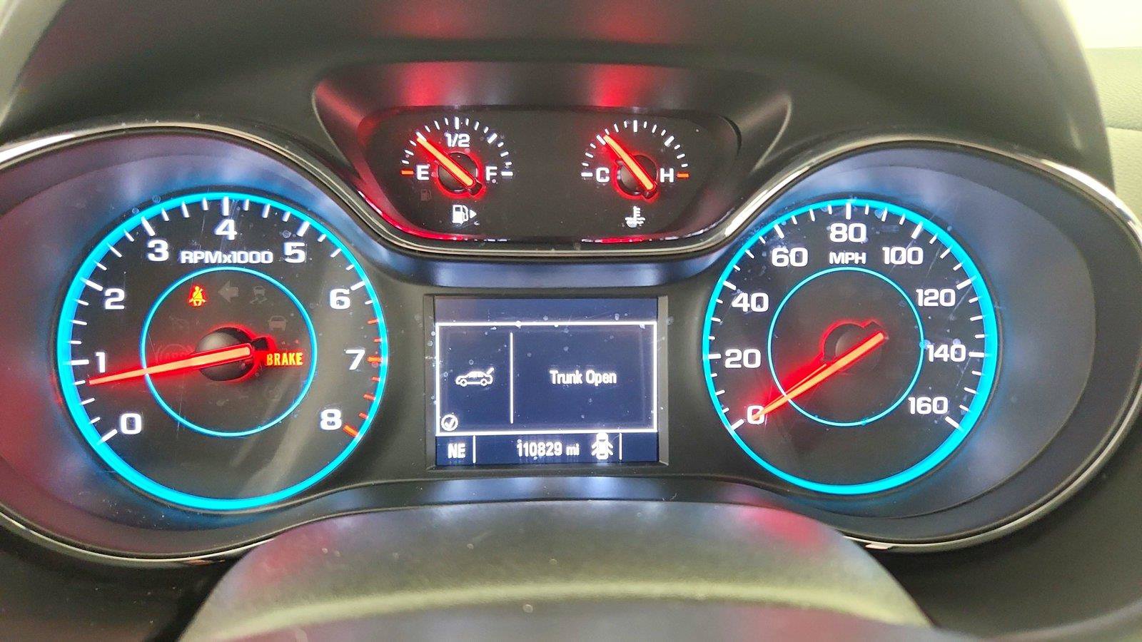 Used 2018 Chevrolet Cruze LT w/ Convenience Package FWD image 17