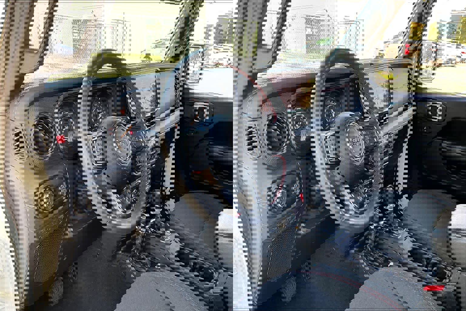 Used 2024 Jeep Wrangler Unlimited Rubicon image 15